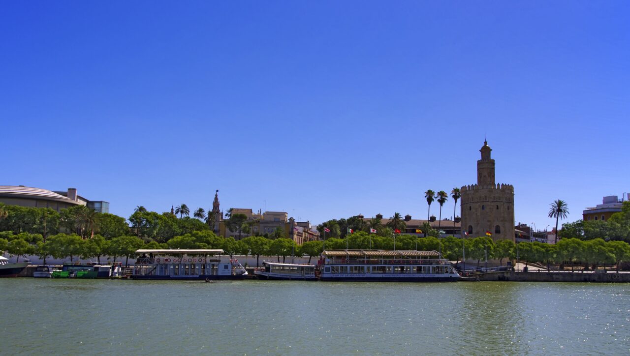 Río Guadalquivir y Torre del Oro