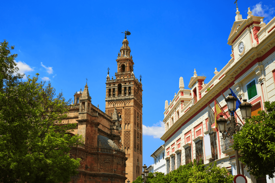 Catedral y Giralda: Lugares imprescindibles que visitar en Sevilla